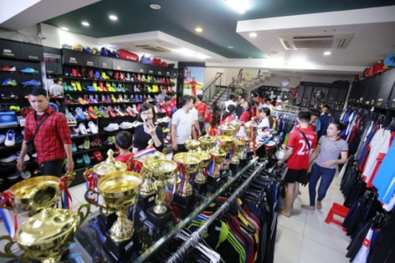 Đón khách ngập shop, Anh Đức chia sẻ bí quyết làm giàu