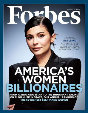 Kylie Jenner tiếp tục được Forbes bầu chọn là tỉ phú tự thân trẻ nhất thế giới