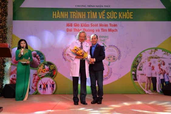 168 giờ kiểm soát hoàn toàn đái tháo đường và tim mạch