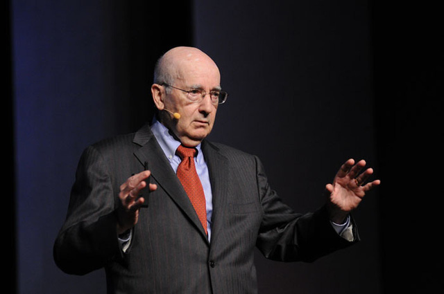 Bậc thầy marketing Philip Kotler chỉ ra 3 sai lầm tiếp thị các công ty thường gặp phải khi kinh tế hỗn loạn - Ảnh 1. Bậc thầy marketing Philip Kotler chỉ ra 3 sai lầm tiếp thị các công ty thường gặp phải khi kinh tế hỗn loạn - Ảnh 1.