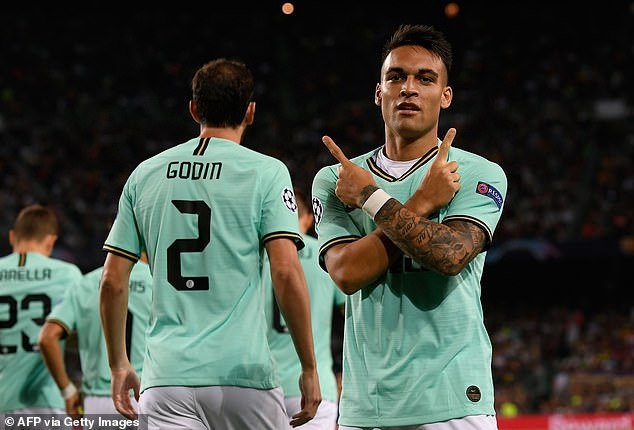 Barcelona 2-1 Inter Milan: C&amp;uacute; đ&amp;uacute;p của Luis Suarez - 4