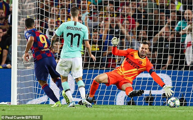 Barcelona 2-1 Inter Milan: C&amp;uacute; đ&amp;uacute;p của Luis Suarez - 7