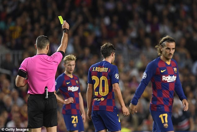 Barcelona 2-1 Inter Milan: C&amp;uacute; đ&amp;uacute;p của Luis Suarez - 10
