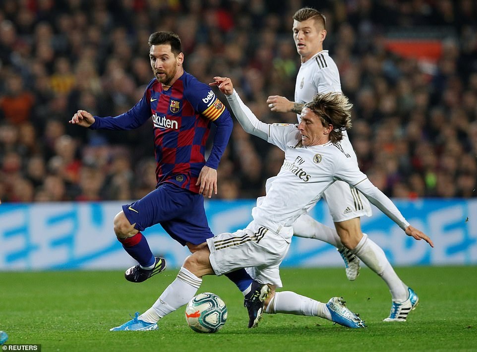Barcelona v&amp;agrave; Real Madrid bất ph&amp;acirc;n thắng bại ở Nou Camp - 4