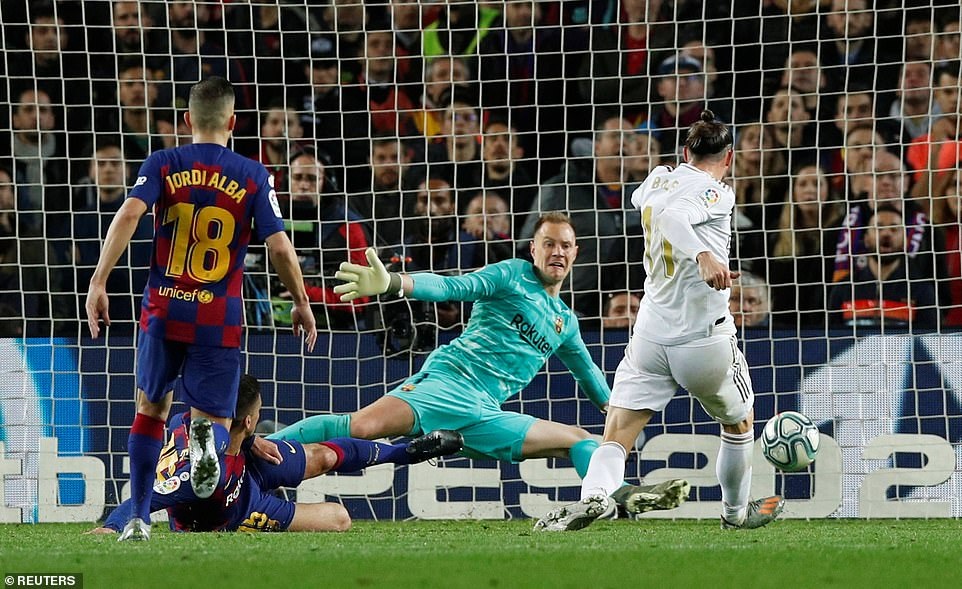 Barcelona v&amp;agrave; Real Madrid bất ph&amp;acirc;n thắng bại ở Nou Camp - 5