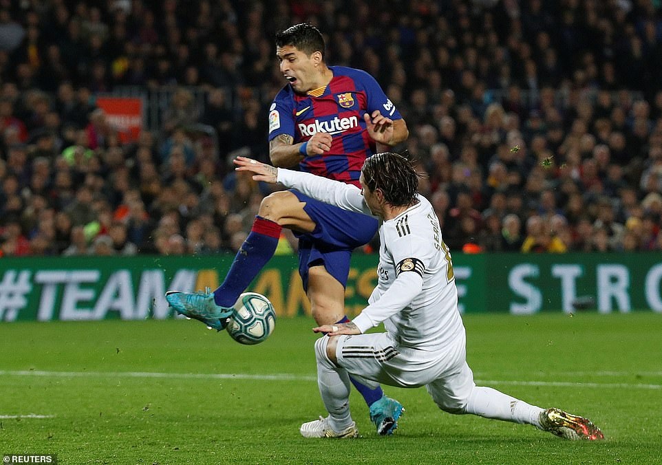 Barcelona v&amp;agrave; Real Madrid bất ph&amp;acirc;n thắng bại ở Nou Camp - 9