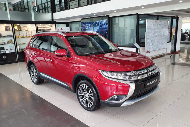 Cuộc đua giảm gi&amp;aacute; xe bằng chi&amp;ecirc;u thức mới tr&amp;ecirc;n thị trường &amp;ocirc; t&amp;ocirc; Việt - Ảnh 1.