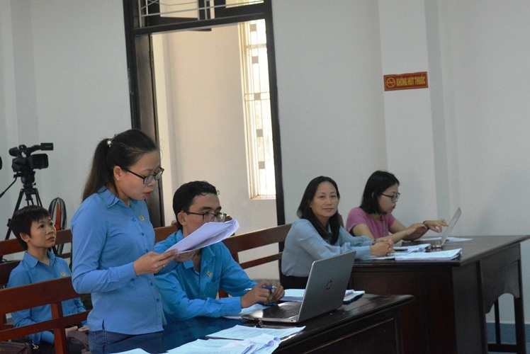 Đà Nẵng: Công nhân khởi kiện doanh nghiệp đòi nợ lương và chế độ bảo hiểm xã hội da nang cong nhan khoi kien doanh nghiep doi no luong va che do bao hiem xa hoi