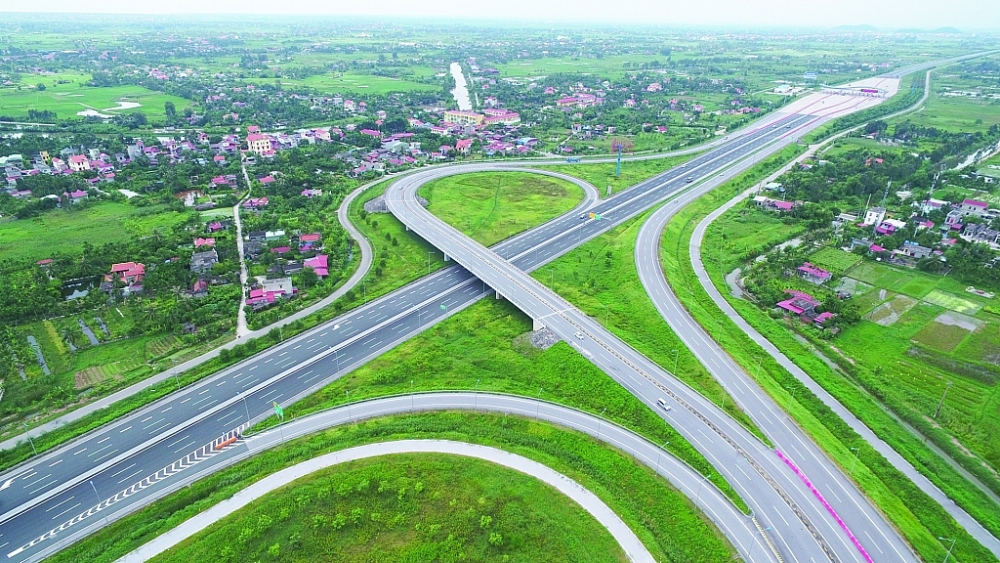 ganh tang truong 2020 dau tu cong dang chuyen minh