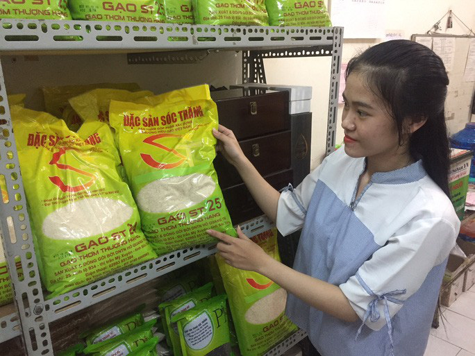 Gạo ST25 ngon nhất thế giới li&amp;ecirc;n tục ch&amp;aacute;y h&amp;agrave;ng tại TP HCM  - Ảnh 1.