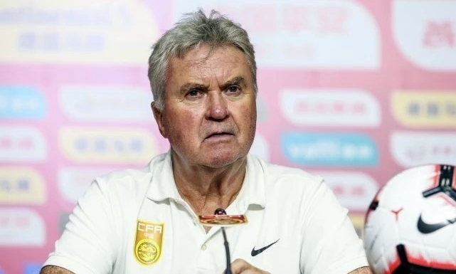 HLV Hiddink c&amp;amp;oacute; nhiệm vụ gi&amp;amp;uacute;p Trung Quốc gi&amp;amp;agrave;nh v&amp;amp;eacute; dự Olympic Tokyo 2020. Ảnh: QQ.