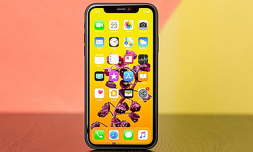 iPhone XR giảm giá mạnh vì iPhone 11 iPhone XR ra mắt năm ngoái cùng iPhone XS và XS Max nhưng không được chuộng ở Việt Nam.