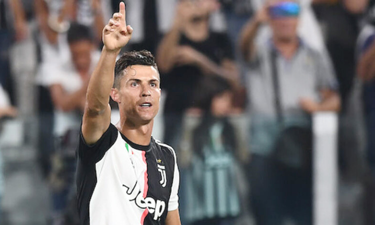 Juventus tìm lại niềm vui chiến thắng Ronaldo mừng quả phạt đền thành công cho Juventus. Ảnh: Imagephotoagency.it
