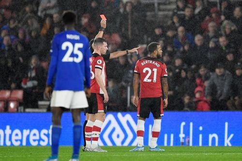 Leicester gi&amp;agrave;nh chiến thắng chưa từng c&amp;oacute; trong lịch sử Premier League - 2