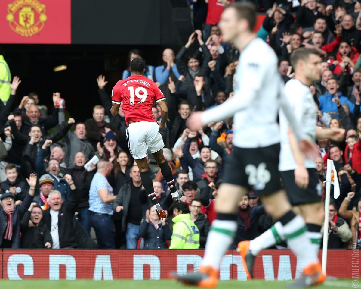 L&amp;amp;yacute; do MU sẽ thắng Liverpool, Ronaldo kiếm gấp đ&amp;amp;ocirc;i Messi