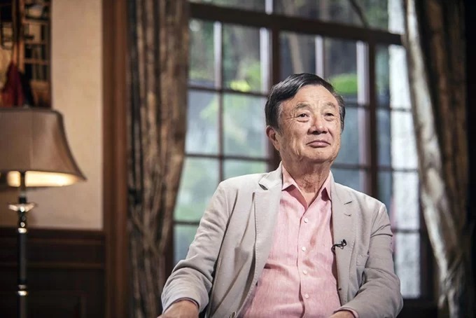 &amp;amp;Ocirc;ng Ren Zhengfei, CEO Huawei xuất hiện trước truyền th&amp;amp;ocirc;ng sau nhiều năm ở ẩn. Ảnh: Bloomberg.