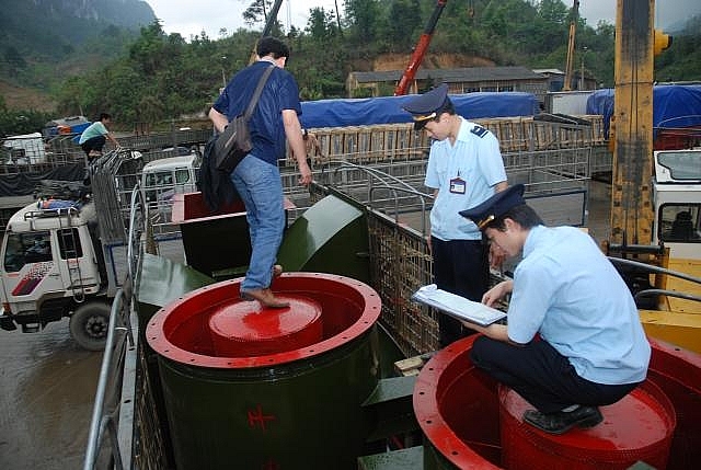 Phát hiện nhiều thủ đoạn gian lận xuất xứ hàng hóa sau thông quan phat hien nhieu thu doan gian lan xuat xu hang hoa sau thong quan