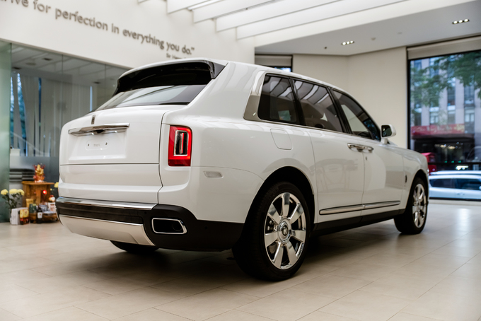 Rolls-Royce Cullinan - SUV cho giới si&amp;ecirc;u gi&amp;agrave;u Việt