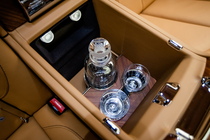 Rolls-Royce Cullinan - SUV cho giới si&amp;ecirc;u gi&amp;agrave;u Việt