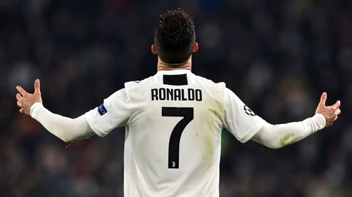 Ronaldo lu&amp;amp;ocirc;n l&amp;amp;agrave; ng&amp;amp;ocirc;i sao số một ở c&amp;amp;aacute;c CLB anh kho&amp;amp;aacute;c &amp;amp;aacute;o. Ảnh: Reuters.