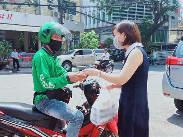 Người ti&amp;ecirc;u d&amp;ugrave;ng dần chuyển sang xu hướng ti&amp;ecirc;u d&amp;ugrave;ng mới.