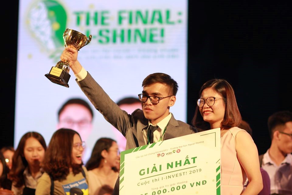 Sinh vi&amp;ecirc;n Đại học Kinh tế Quốc d&amp;acirc;n l&amp;ecirc;n ng&amp;ocirc;i Qu&amp;aacute;n qu&amp;acirc;n I-INVEST! 2019 - Ảnh 2.