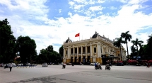 Hà Nội trang hoàng rực rỡ cờ hoa mừng 73 năm Quốc khánh 2/9