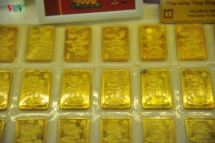 Giá vàng SJC ghi đỉnh mới 41,65 triệu đồng/lượng