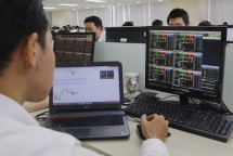 Tâm lý chốt lời đè nặng thị trường chứng khoán tháng 6