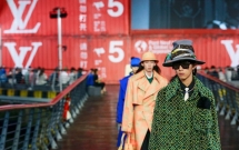 Cách các 'ông lớn' hàng xa xỉ như Gucci, Louis Vuitton sống khỏe ở Trung Quốc sau đại dịch Covid-19
