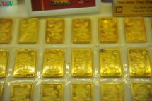 Giá vàng đầu tuần giảm mạnh, rời xa mốc 49 triệu đồng/lượng