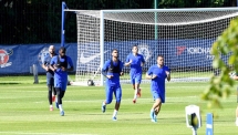 Premier League tái xuất: Rất dài và rất xa