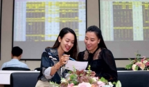 Hồi hộp chờ 'sóng' kết quả kinh doanh quý III