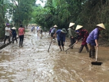 Mùa mưa lũ: Lênh đênh kiếp sống vạn chài