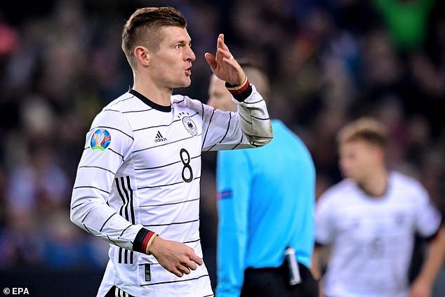 Toni Kroos lập c&uacute; đ&uacute;p, Đức ch&iacute;nh thức gi&agrave;nh v&eacute; dự EURO 2020