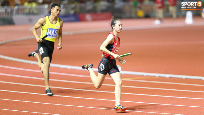 Top 10 khoảnh khắc ấn tượng nhất tại SEA Games 30 của Đo&amp;agrave;n thể thao Việt Nam - Ảnh 1.