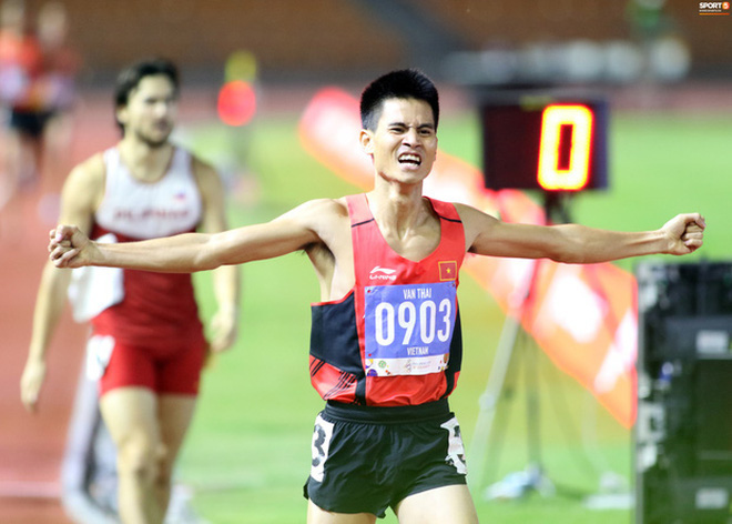 Top 10 khoảnh khắc ấn tượng nhất tại SEA Games 30 của Đo&amp;agrave;n thể thao Việt Nam - Ảnh 12.