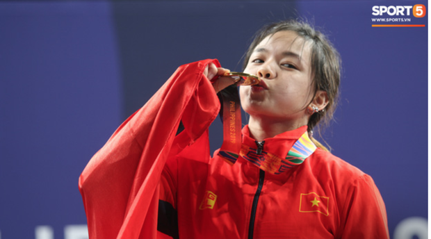 Top 10 khoảnh khắc ấn tượng nhất tại SEA Games 30 của Đo&amp;agrave;n thể thao Việt Nam - Ảnh 14.