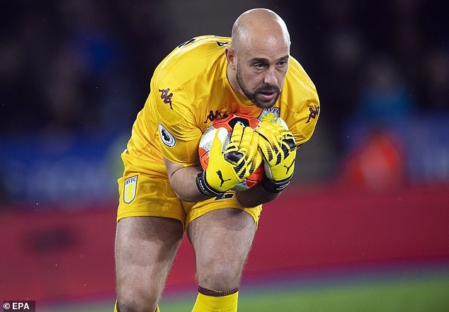 Trải nghiệm kinh ho&amp;agrave;ng của Pepe Reina khi mắc Covid-19 - 2