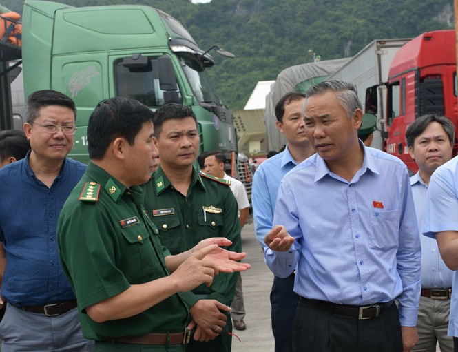 V&amp;igrave; sao 500 xe n&amp;ocirc;ng sản Việt Nam bị tắc ở cửa khẩu T&amp;acirc;n Thanh? - Ảnh 1.
