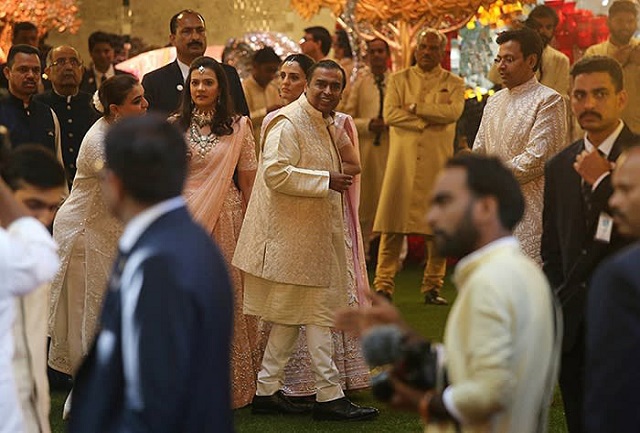 H&amp;agrave;nh tr&amp;igrave;nh tới đỉnh cao của tỷ ph&amp;uacute; gi&amp;agrave;u nhất ch&amp;acirc;u &amp;Aacute; Mukesh Ambani - Ảnh 1.