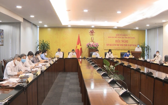 Đề nghị đẩy mạnh việc ti&amp;ecirc;m vắc xin cho c&amp;ocirc;ng nh&amp;acirc;n lao động, giảm l&amp;atilde;i suất cho doanh nghiệp v&amp;agrave; người d&amp;acirc;n bị ảnh hưởng do đại dịch Covid-19