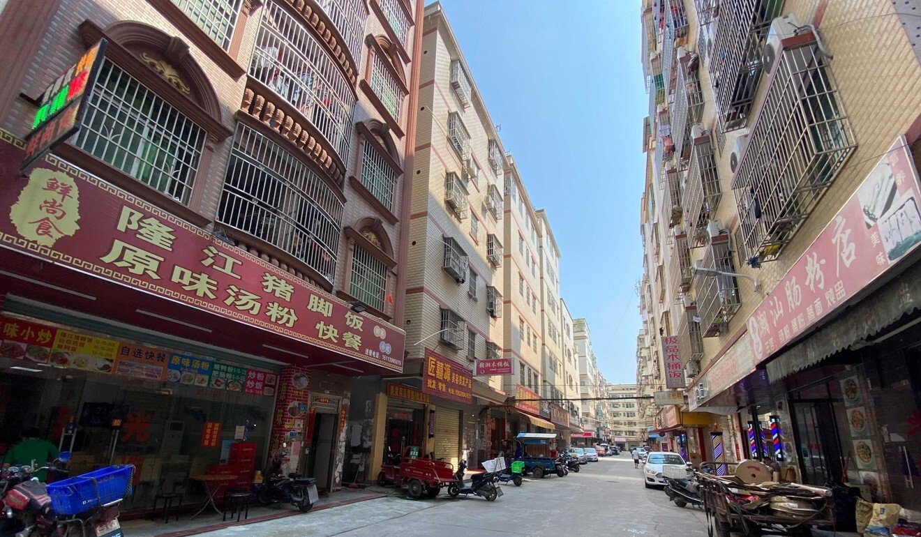 H&amp;agrave;ng loạt cửa h&amp;agrave;ng t&amp;aacute;i hoạt động sau hai năm ảm đạm