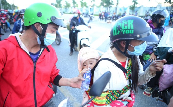 Người về từ TP.HCM, B&amp;igrave;nh Dương, Đồng Nai, Long An, ti&amp;ecirc;m đủ 2 mũi vắc xin Covid-19 th&amp;igrave; kh&amp;ocirc;ng c&amp;aacute;ch ly tập trung