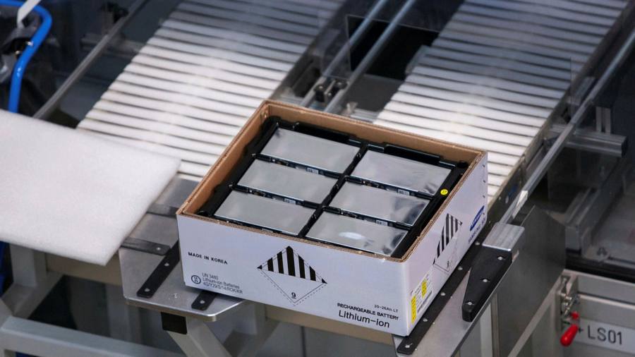 H&amp;agrave;n Quốc l&amp;agrave; nước sản xuất một nửa số lượng pin sạc tr&amp;ecirc;n thế giới nhưng vẫn phụ thuộc nhiều v&amp;agrave;o nhập khẩu