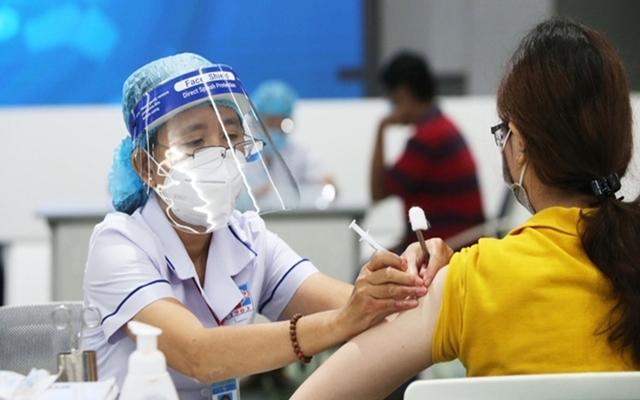 Người tham gia lưu th&amp;ocirc;ng nội v&amp;ugrave;ng phải ti&amp;ecirc;m đủ 2 mũi vắc xin hoặc 1 mũi &amp;iacute;t nhất sau 14 ng&amp;agrave;y hoặc đ&amp;atilde; điều tri COVID-19 xuất viện v&amp;agrave; v&amp;agrave; ho&amp;agrave;n th&amp;agrave;nh theo d&amp;otilde;i sức khỏe tại nh&amp;agrave; 14 ng&amp;agrave;y