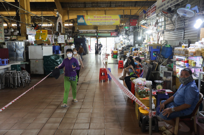 Chợ Bến Th&amp;agrave;nh mở cửa trở lại sau hơn 3 th&amp;aacute;ng tạm ngưng