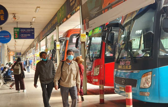 TP.HCM th&amp;iacute; điểm cho xe kh&amp;aacute;ch hoạt động lại từ ng&amp;agrave;y mai 13-10