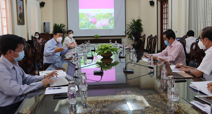 Chủ tịch Ủy ban nh&amp;acirc;n d&amp;acirc;n tỉnh Phạm Thiện Nghĩa l&amp;agrave;m việc với c&amp;aacute;c ng&amp;agrave;nh về giải ph&amp;aacute;p kh&amp;ocirc;i phục  sản xuất kinh doanh những th&amp;aacute;ng cuối năm.