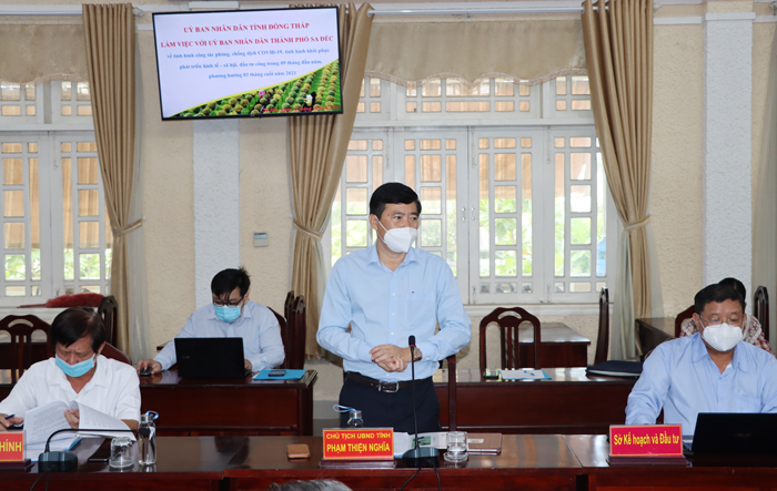 Chủ tịch Ủy ban nh&amp;acirc;n d&amp;acirc;n tỉnh Phạm Thiện Nghĩa   l&amp;agrave;m việc với Ủy ban nh&amp;acirc;n d&amp;acirc;n th&amp;agrave;nh phố Sa Đ&amp;eacute;c v&amp;agrave;o s&amp;aacute;ng 12/10.